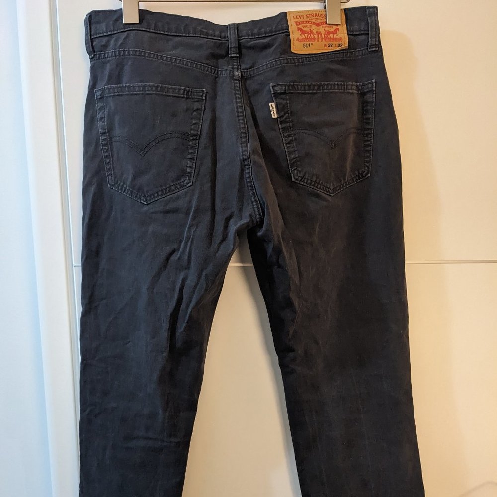 Dark Grey Levi Jeans